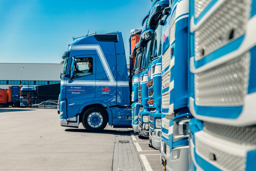 Kom werken bij het team van Van Deuveren Transport