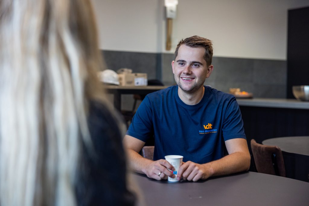 Kom werken bij het team van Van Deuveren Transport